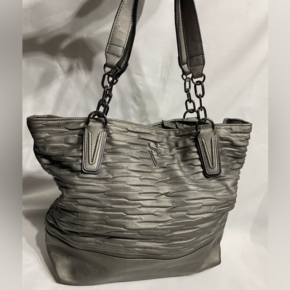 Womens Simply Vera Vera Wang Silver Gray Shoulder Bag great condition - Picture 1 of 11
